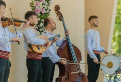 Вокально-инструментальный ансамбль народных песен