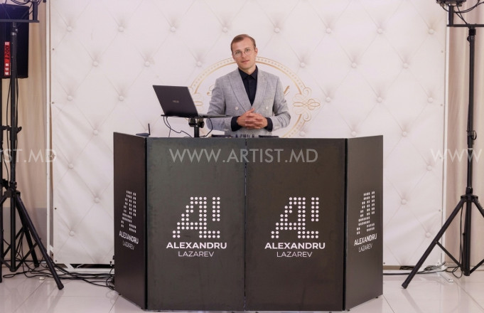 Александр Лазарев
