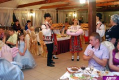 Профессиональные танцоры Struguraş