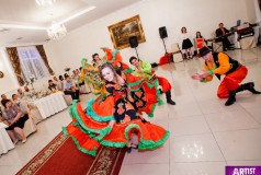 Dansatori pentru ceremoni Efros Adriana
