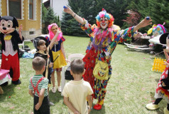 VIP. SURPRIZĂ URSUL. ANIMATORI. CLOVN MAGICIAN ARLECHINO.