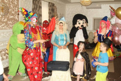 VIP. SURPRIZĂ URSUL. ANIMATORI. CLOVN MAGICIAN ARLECHINO.