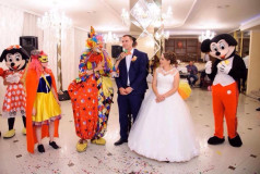 VIP. SURPRIZĂ URSUL. ANIMATORI. CLOVN MAGICIAN ARLECHINO.