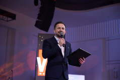 Moderator Liviu Gulica