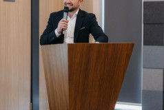 Moderator Liviu Gulica