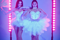 Hostess Noir Signature