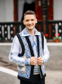 Виктор Дэнуцэ